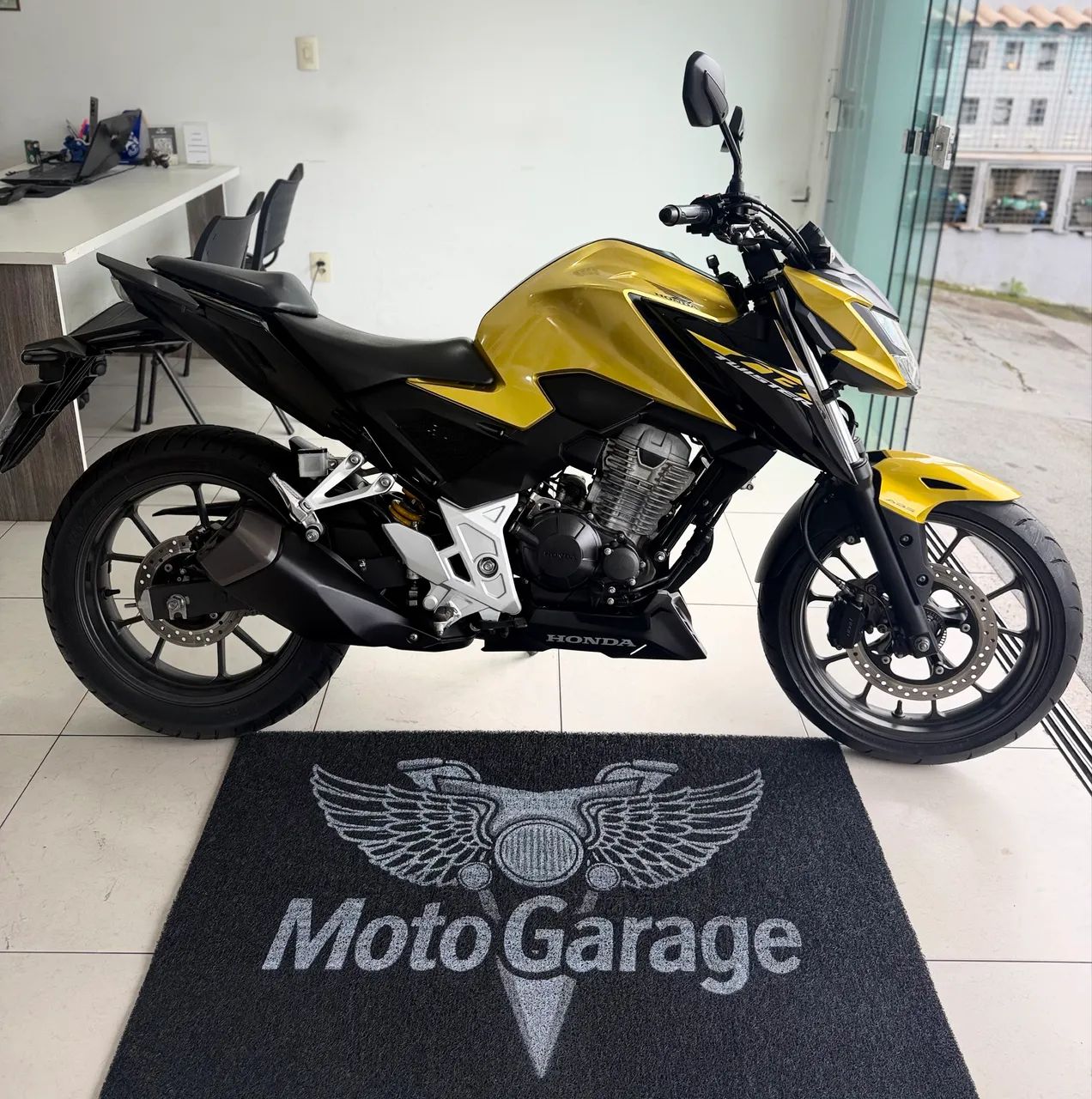 Honda CB 300 Twister Abs - 2023 IMPECÁVEL 