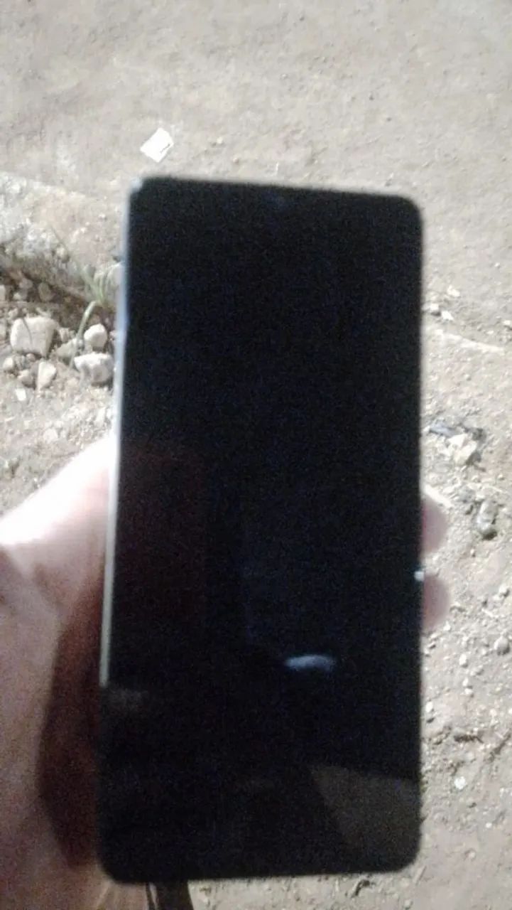 Vende se esse celular a32 semi novo entrego  - Foto 3