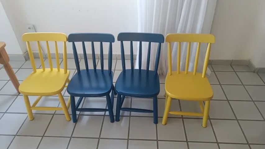 Conjunto Mesa Infantil Madeira 4 Cadeiras Usado - Foto 3