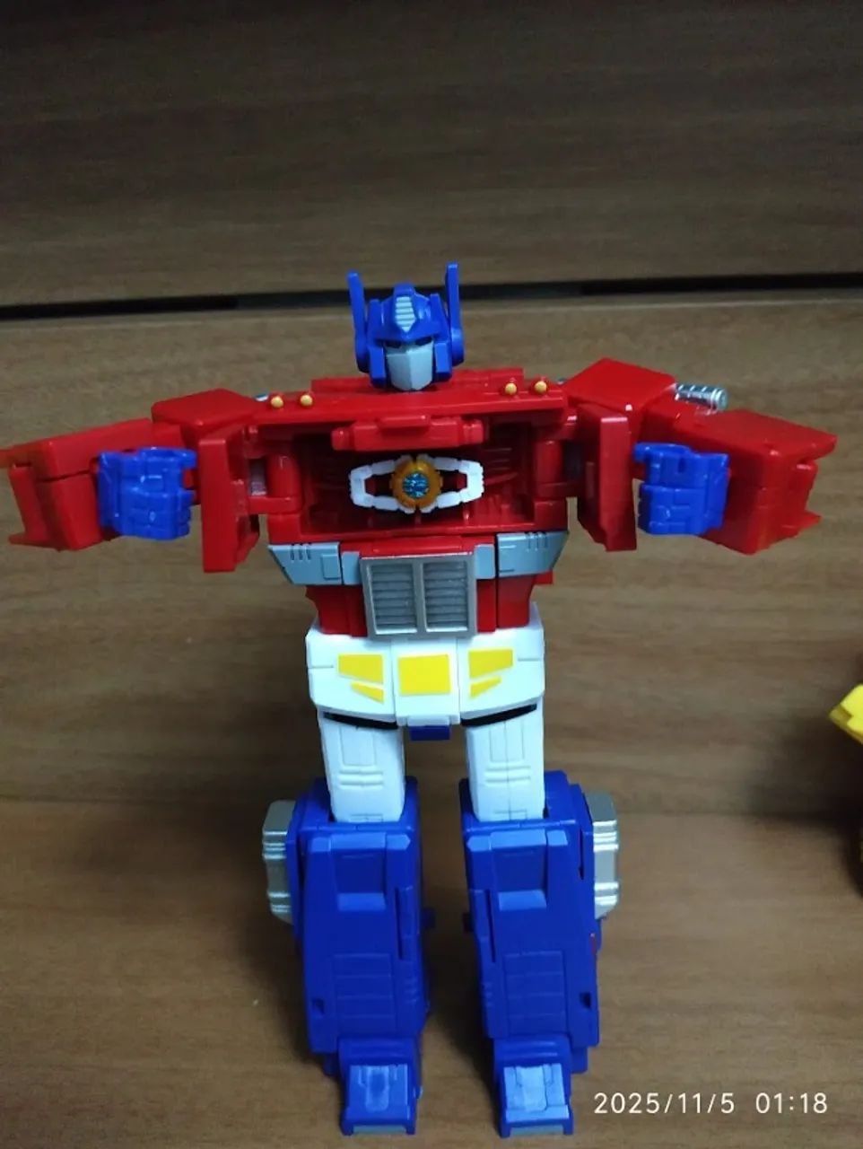 TRANSFORMERS LIDER OPTIMUS PRIME BOOTLEG - Foto 4