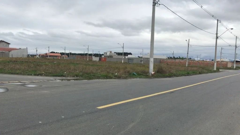 Terreno à venda, 183 m², na avenida principal do loteamento!
