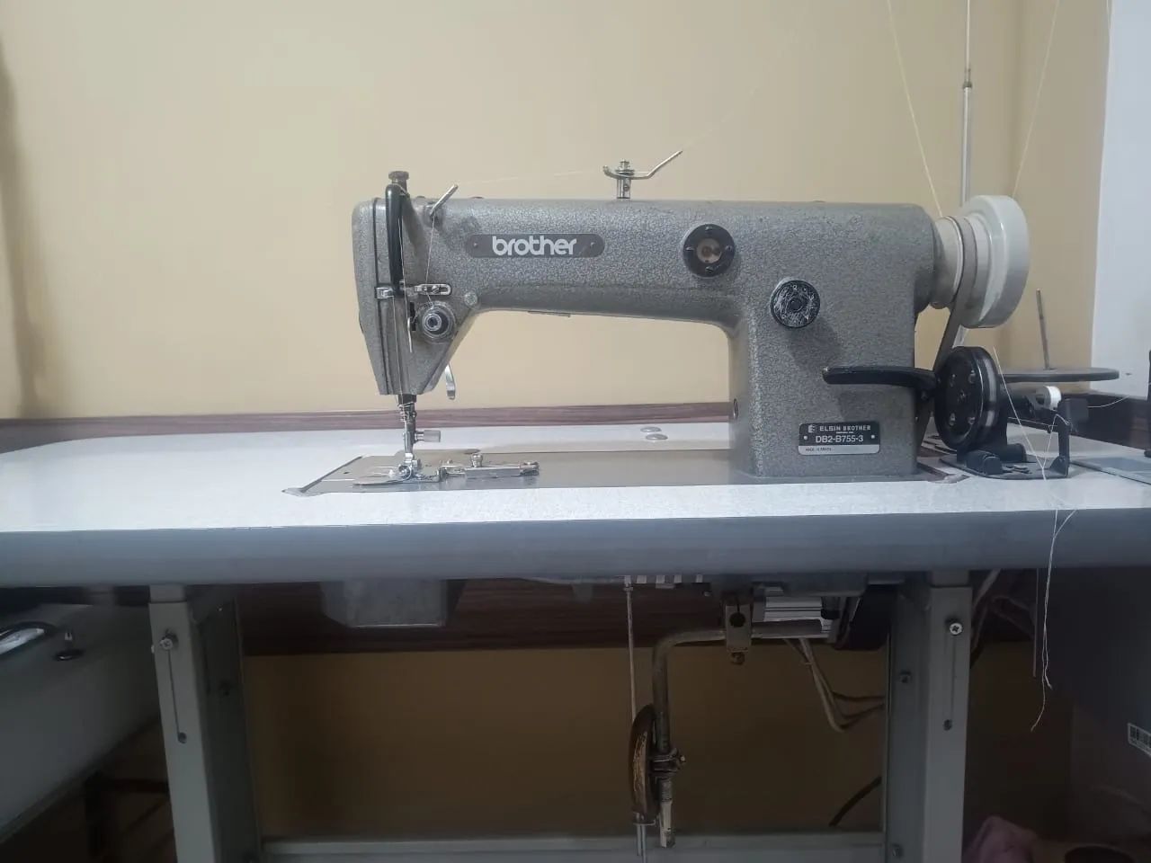 Máquina de costura  - Foto 3