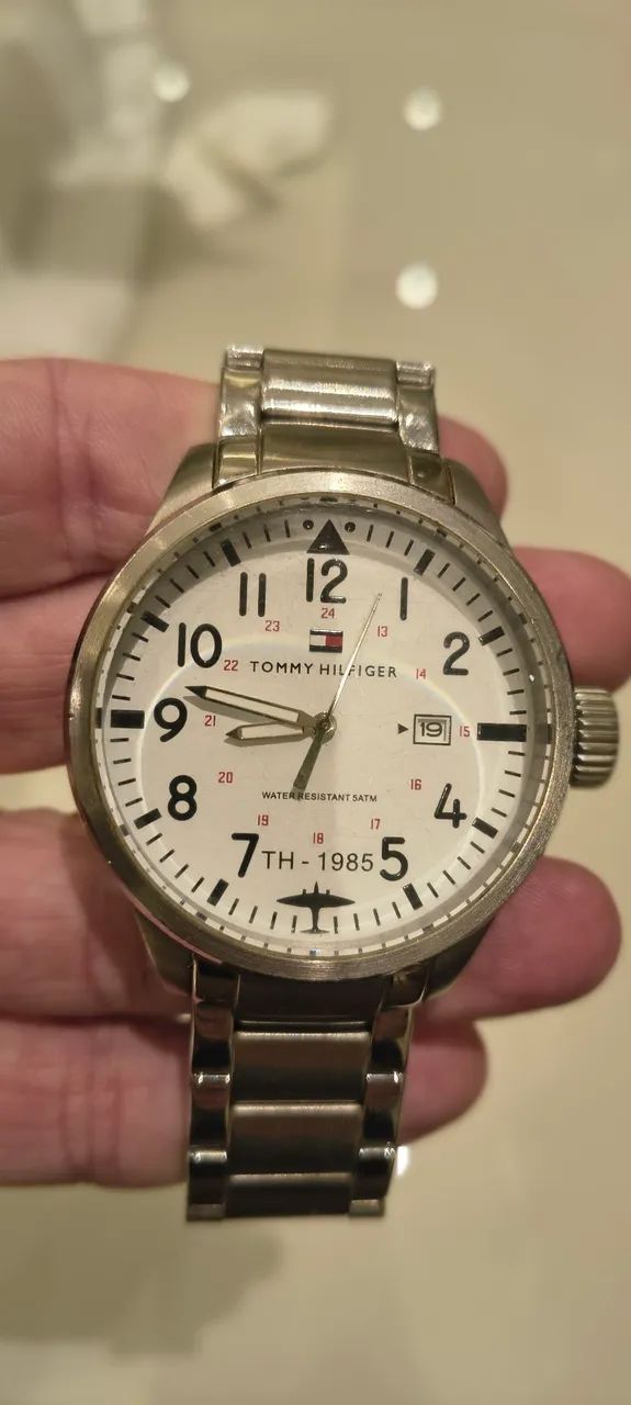 Relógio Tommy Hilfiger fundo branco  - Foto 2