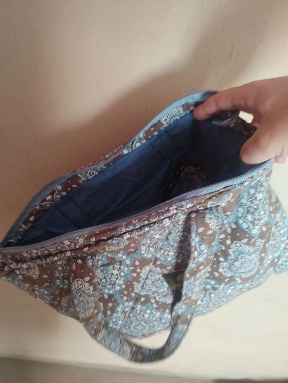 Bolsa Ecobag com padrão arabesco, zíper e bolsos internos. EM PERFEITO ESTADO. - Foto 4