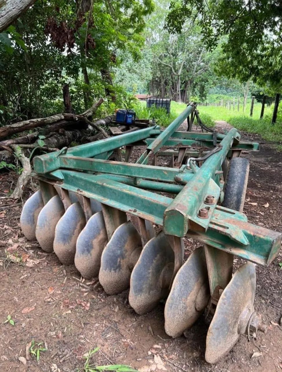 Vendo valtra BM 110 acompanhado com a grade - Foto 3