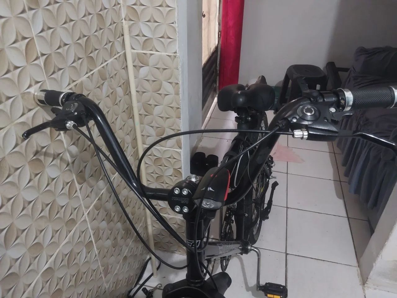 Bicicleta freios a disco semi nova pare vender logo - Foto 4