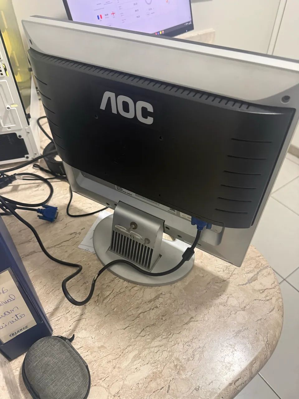 Monitor AOC 17 60hz - Foto 2
