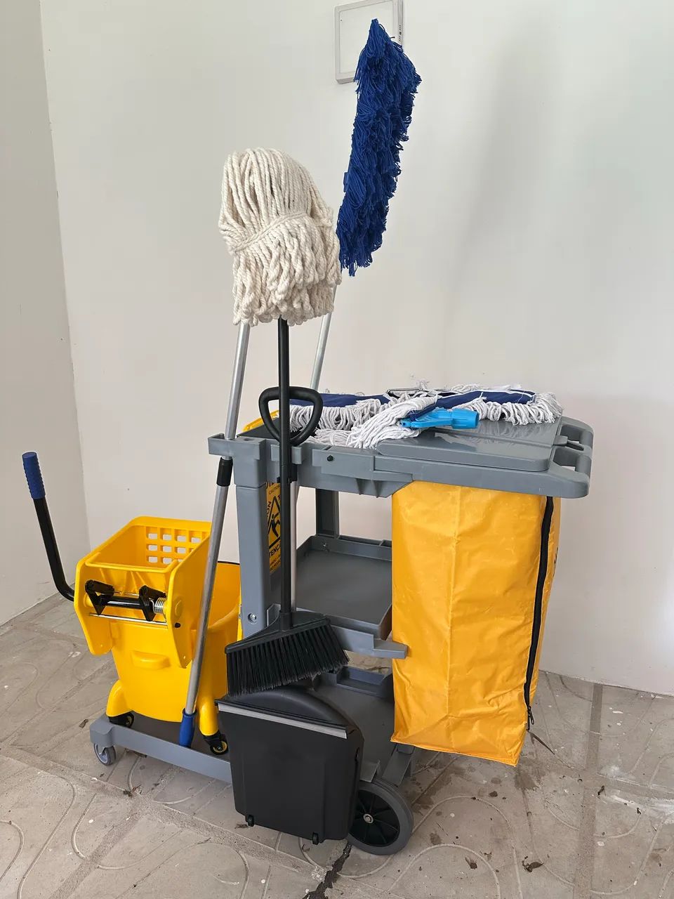 Kit carrinho de limpeza  - Foto 5
