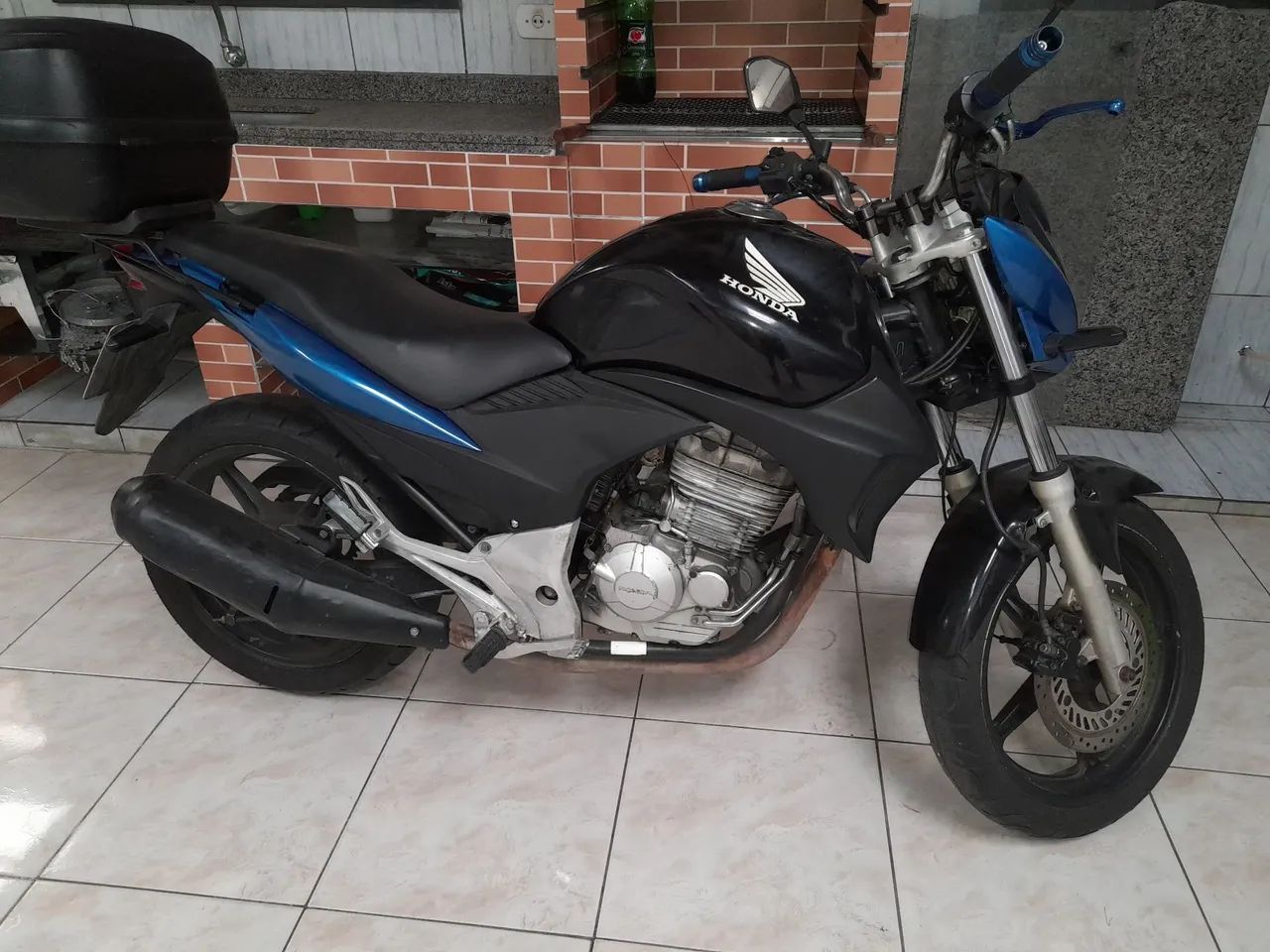 Cb 300 só pra vender 