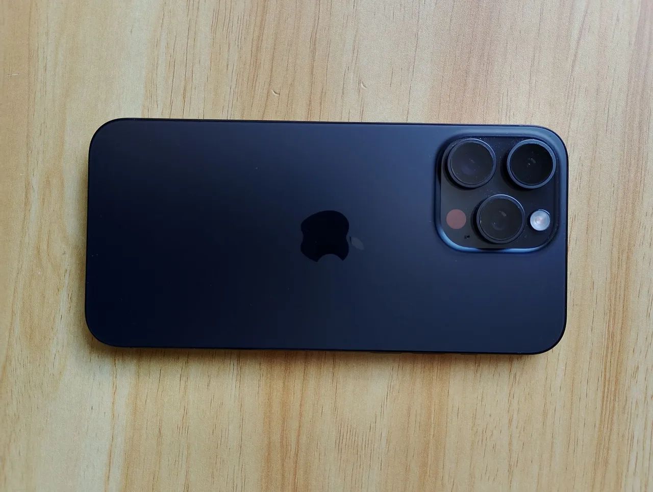 iPhone 15 Pro Max - Foto 2