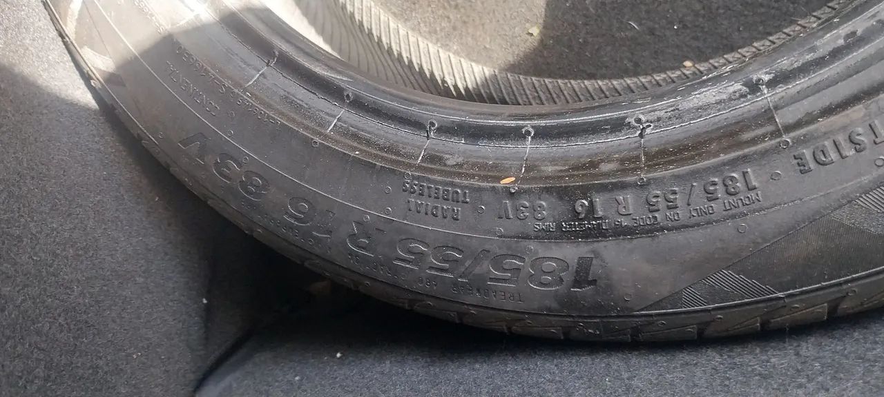 2 pneus aro 16 80% borracha - Foto 2