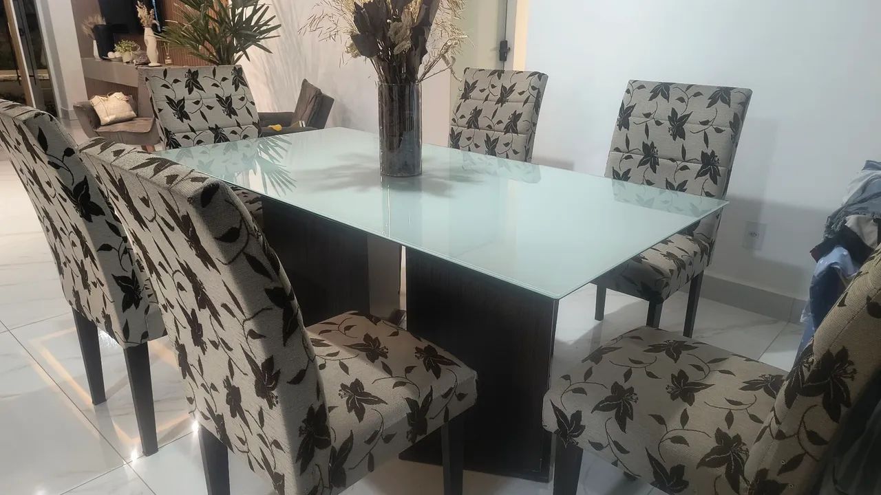 Dining Table470977995710156800