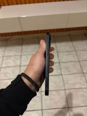 VENDO IPHONE 15 128gb. Sem marcas.  - Foto 3