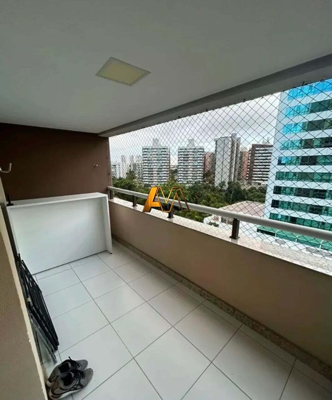 QUARTO E SALA COM VARANDA EM ALPHAVILLE