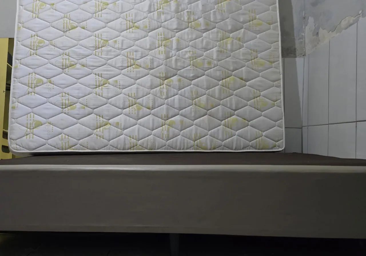 Cama Box + colchão em excelente estado 