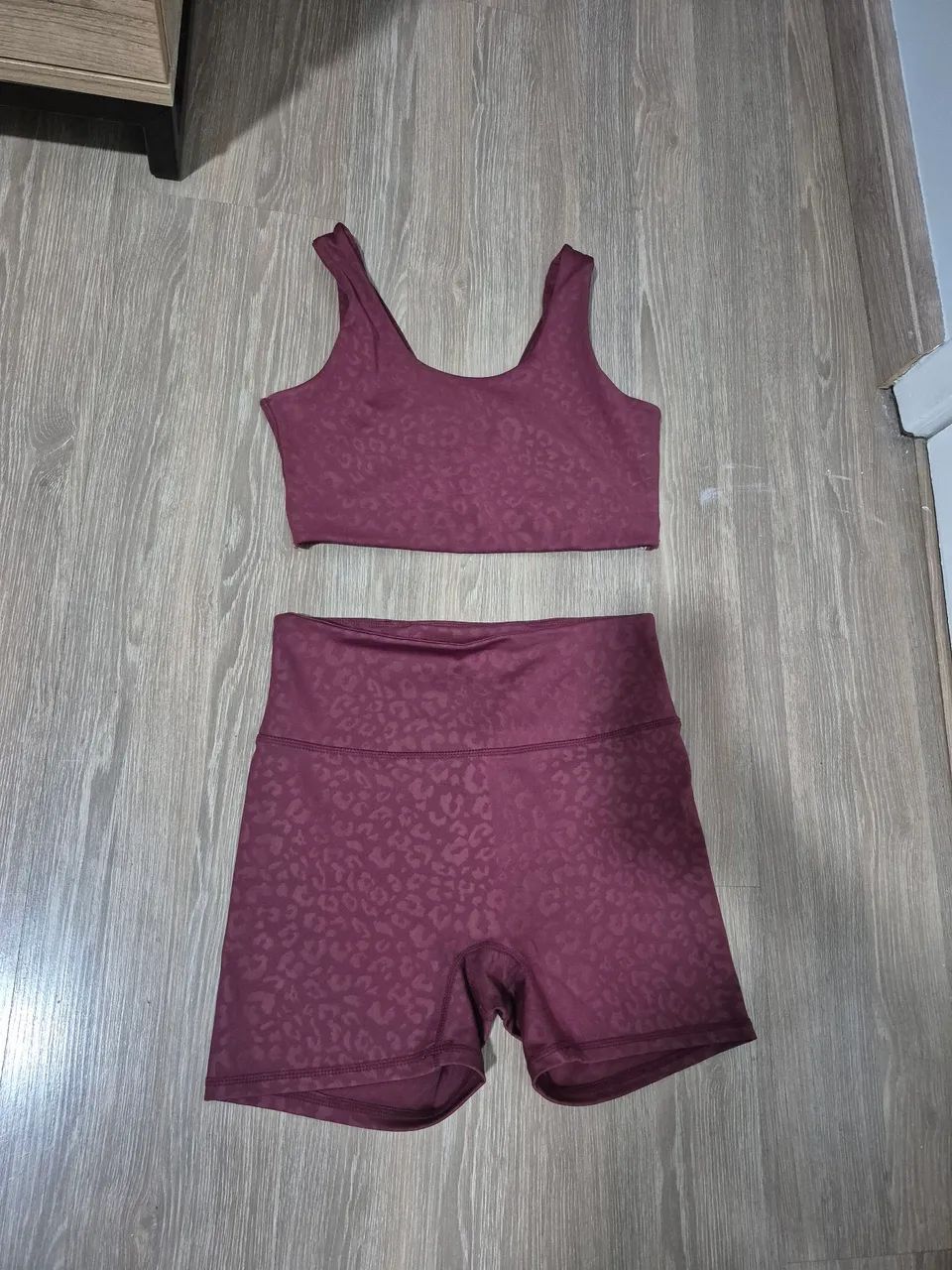 Conjunto de ginástica short e top