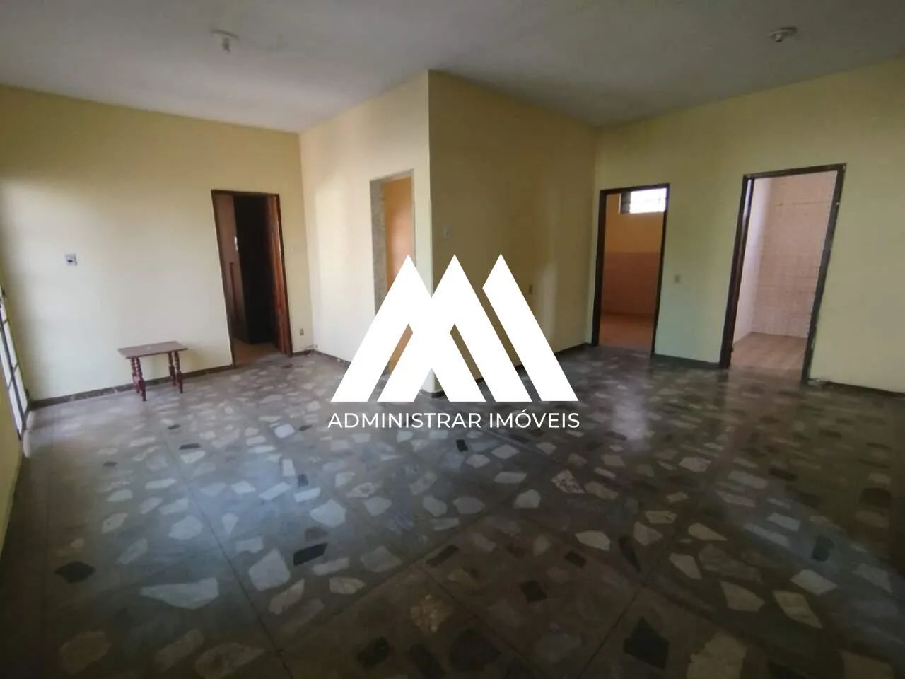 Vendo casa no Cerqueira Lima com amplo espaço! - Foto 2