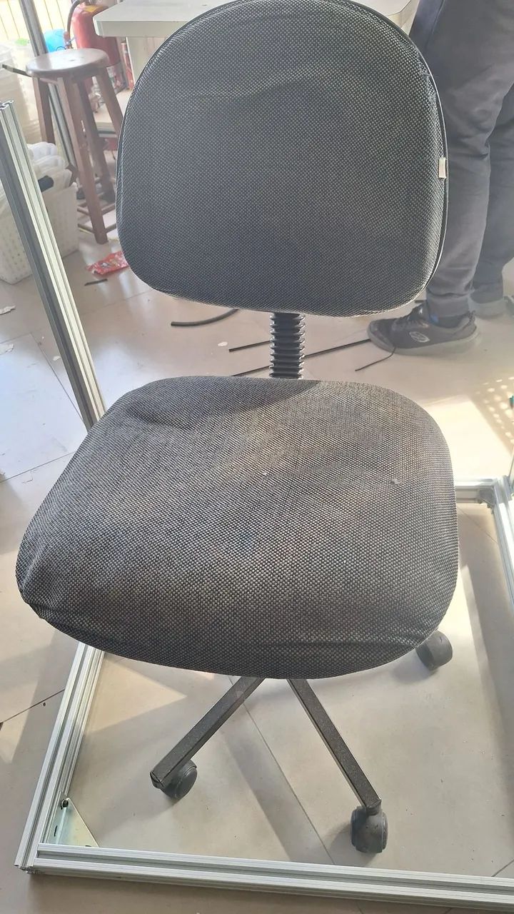 Cadeiras altas tipo caixa - Foto 2
