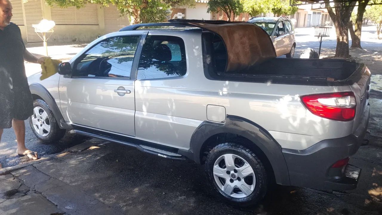Fiat Strada Working Hard 1.4 Fire Flex 8V CD 2017 - Foto 2