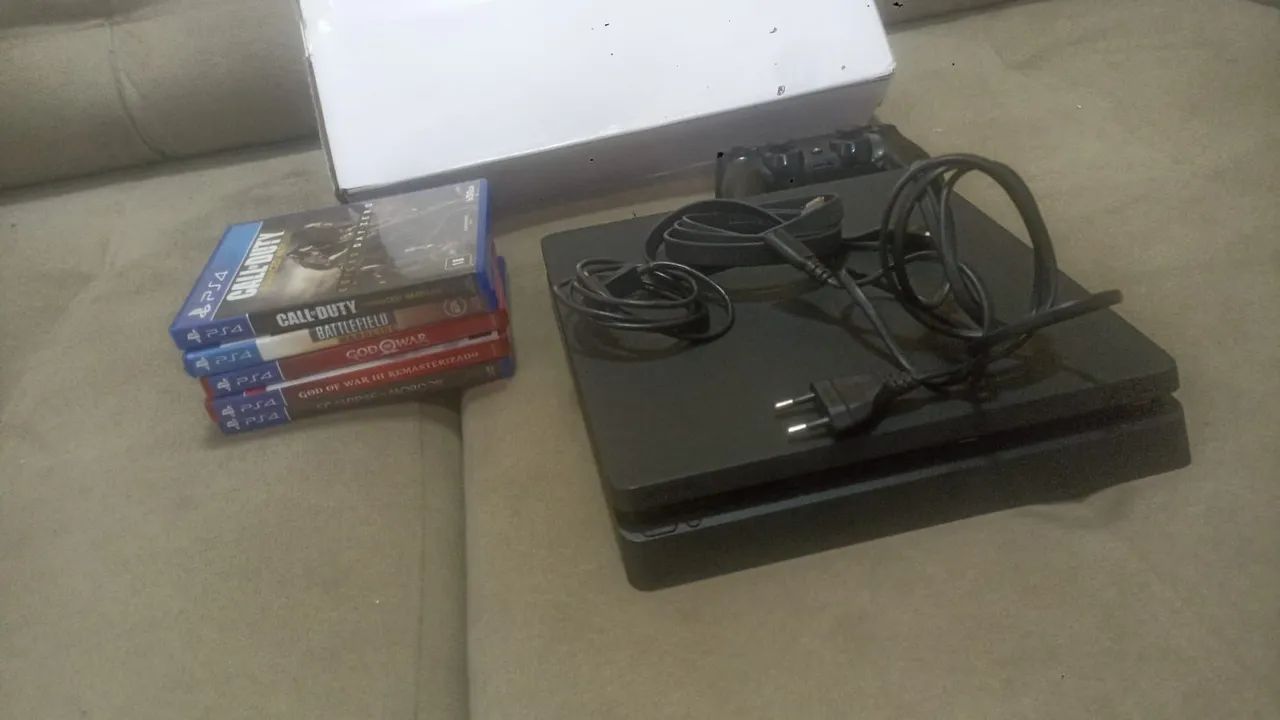 Vende-se PS4 1TB 