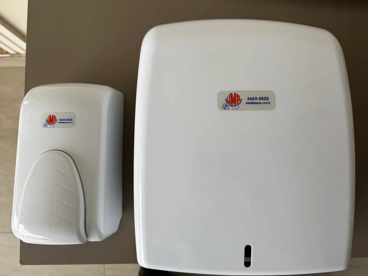 Porta-papel e sabonete de parede