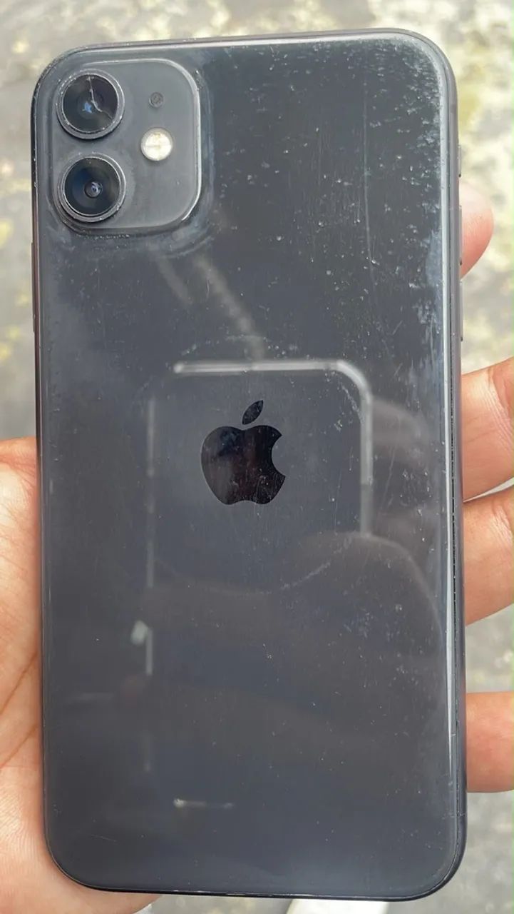 Vendo iPhone 11 urgência ?