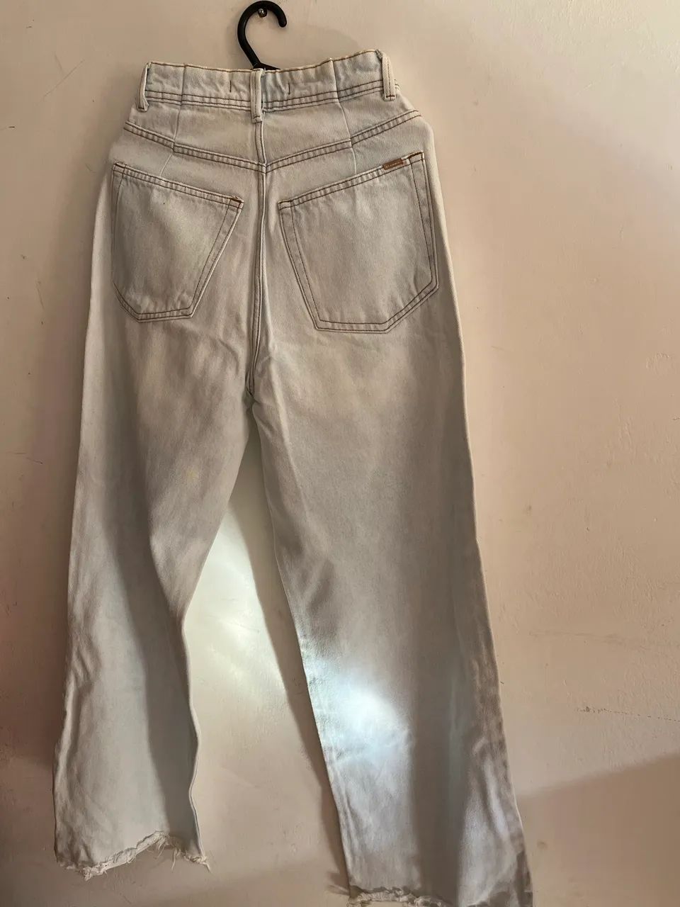 Calça jeans wide leg lavagem clara - Foto 3