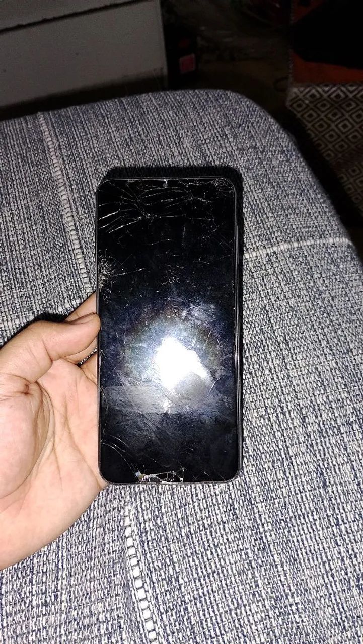 Galaxy A13 e Moto E7 power