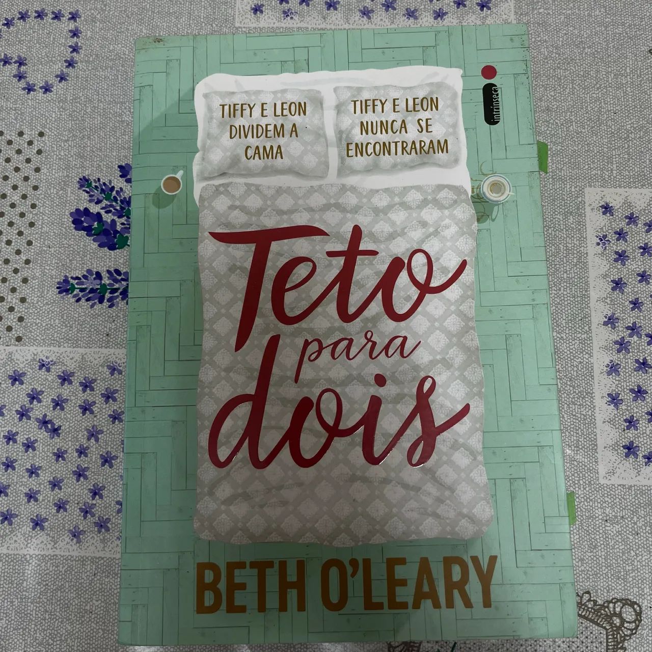 kit c/ dois livros: teto para dois & a troca - beth o?leary - Livros e ...