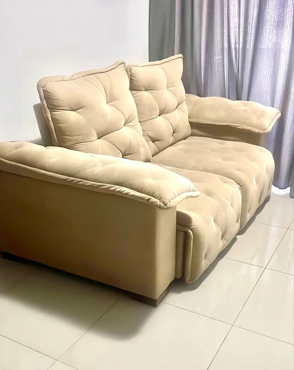 Sofá, 2 metros, retrátil e reclinável, espuma boa, não afunda.  - Foto 2