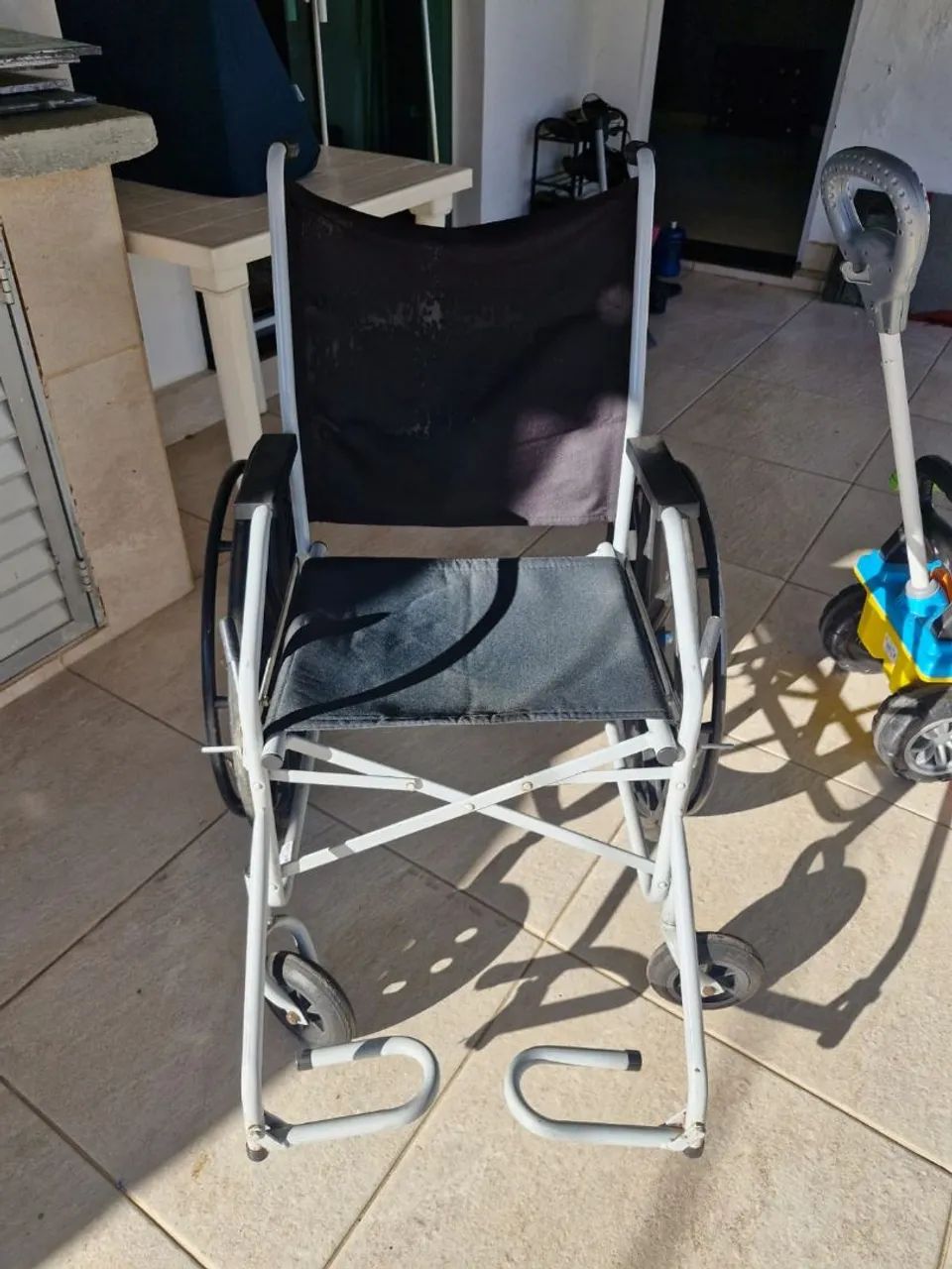 Cadeira de rodas muleta e almofada  - Foto 2