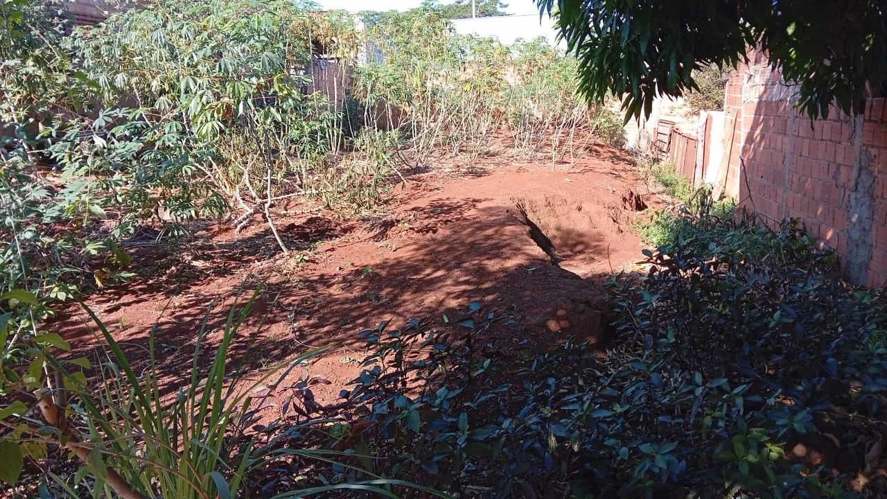 Vendo terreno em Araporã 