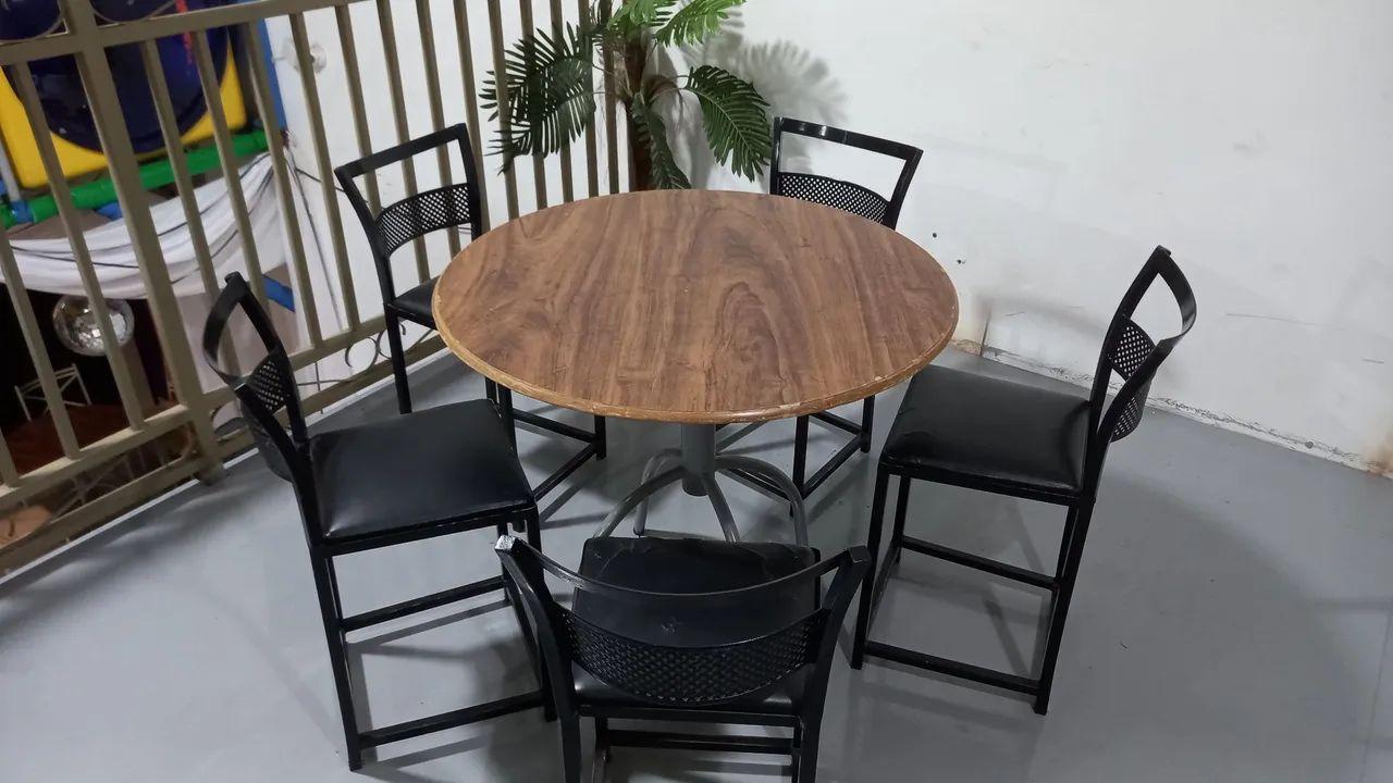 Jogo de mesa e cadeiras  - Foto 3
