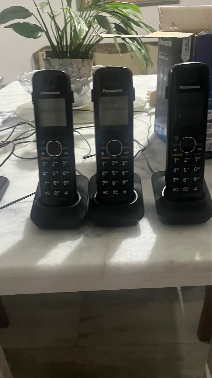 Telefone sem fio Panasonic com 3 ramais e secretaria eletrônica - interfone  - Foto 2
