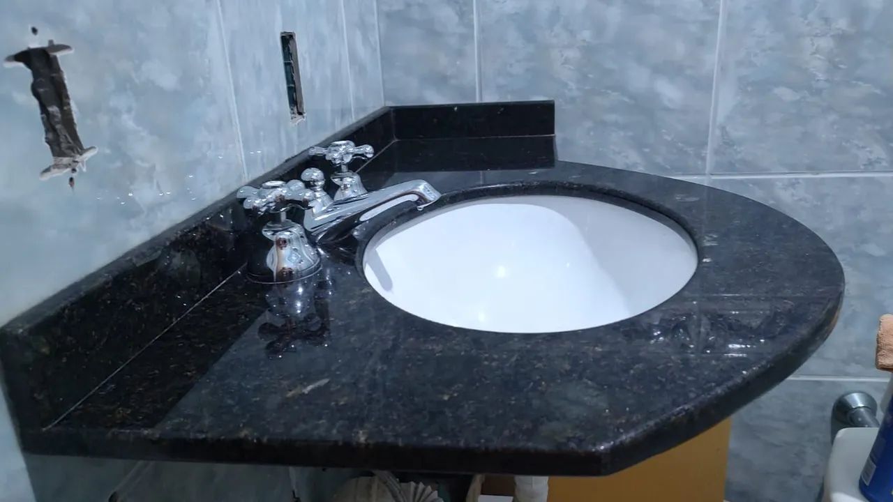 Cubas com bancadas de granito para banheiros, conforme fotos. - Foto 4