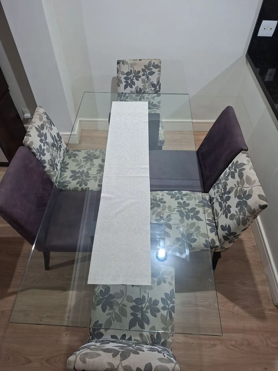 Mesa de jantar 1,80m + 6 cadeiras - Foto 2