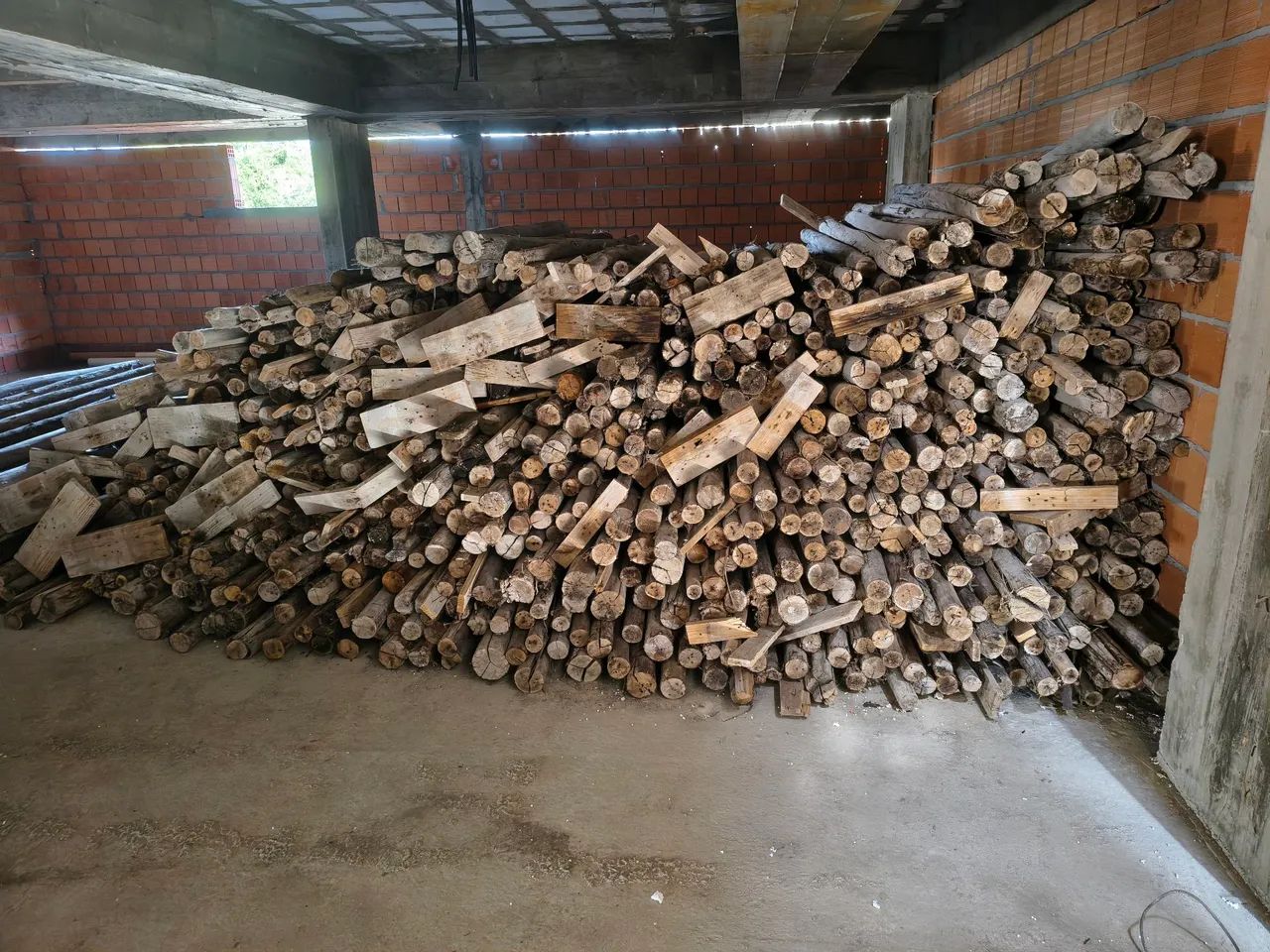 Escoras de eucalipto ou lenha. - Foto 2