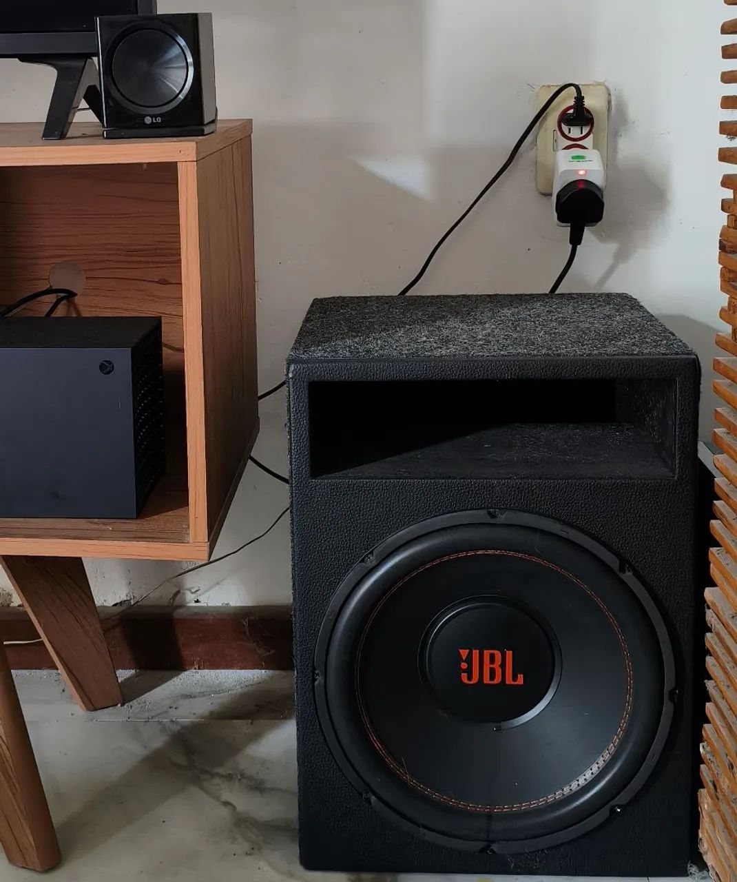 Caixa pronta com alto falante JBL 350w 12 polegadas a preço de custo 