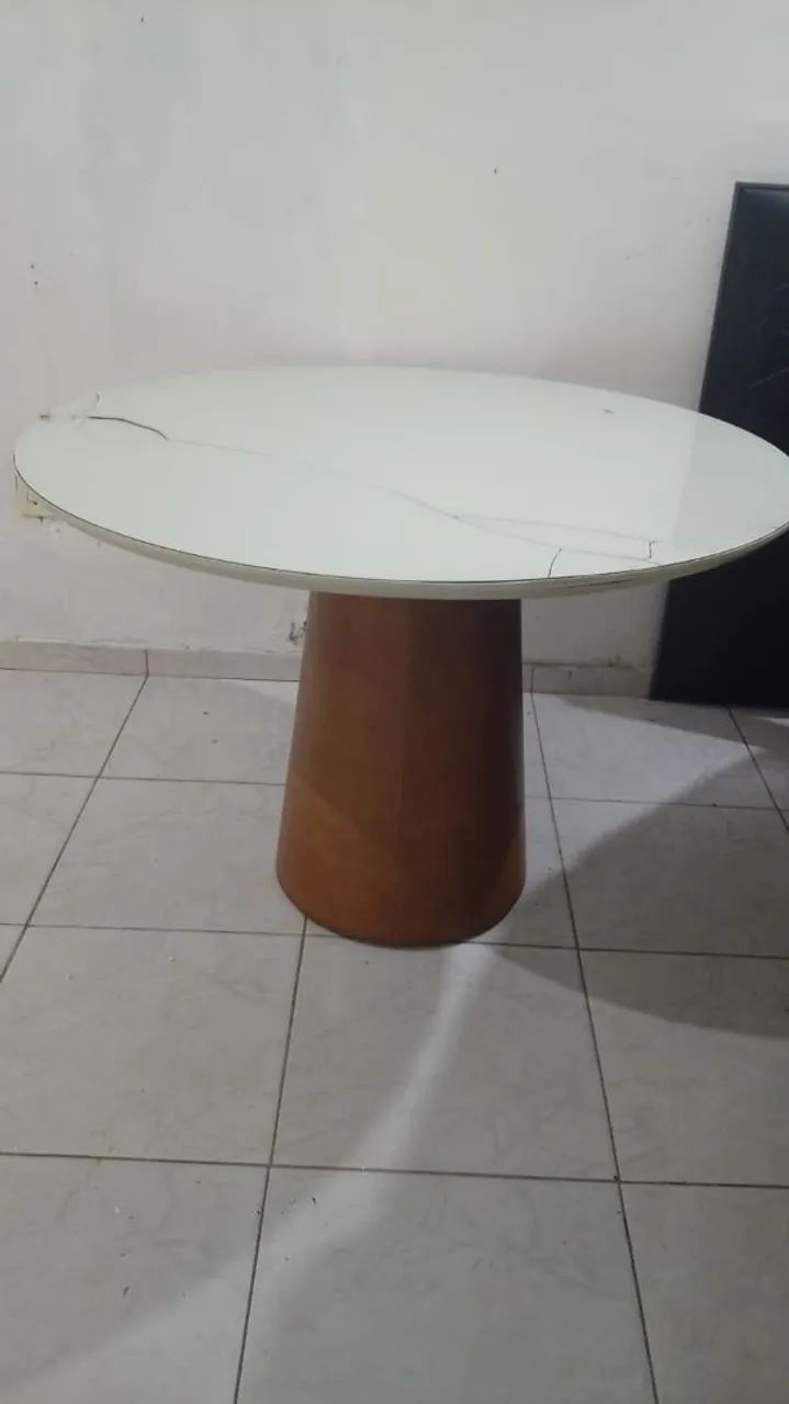 Mesa ( precisa trocar o vidro )