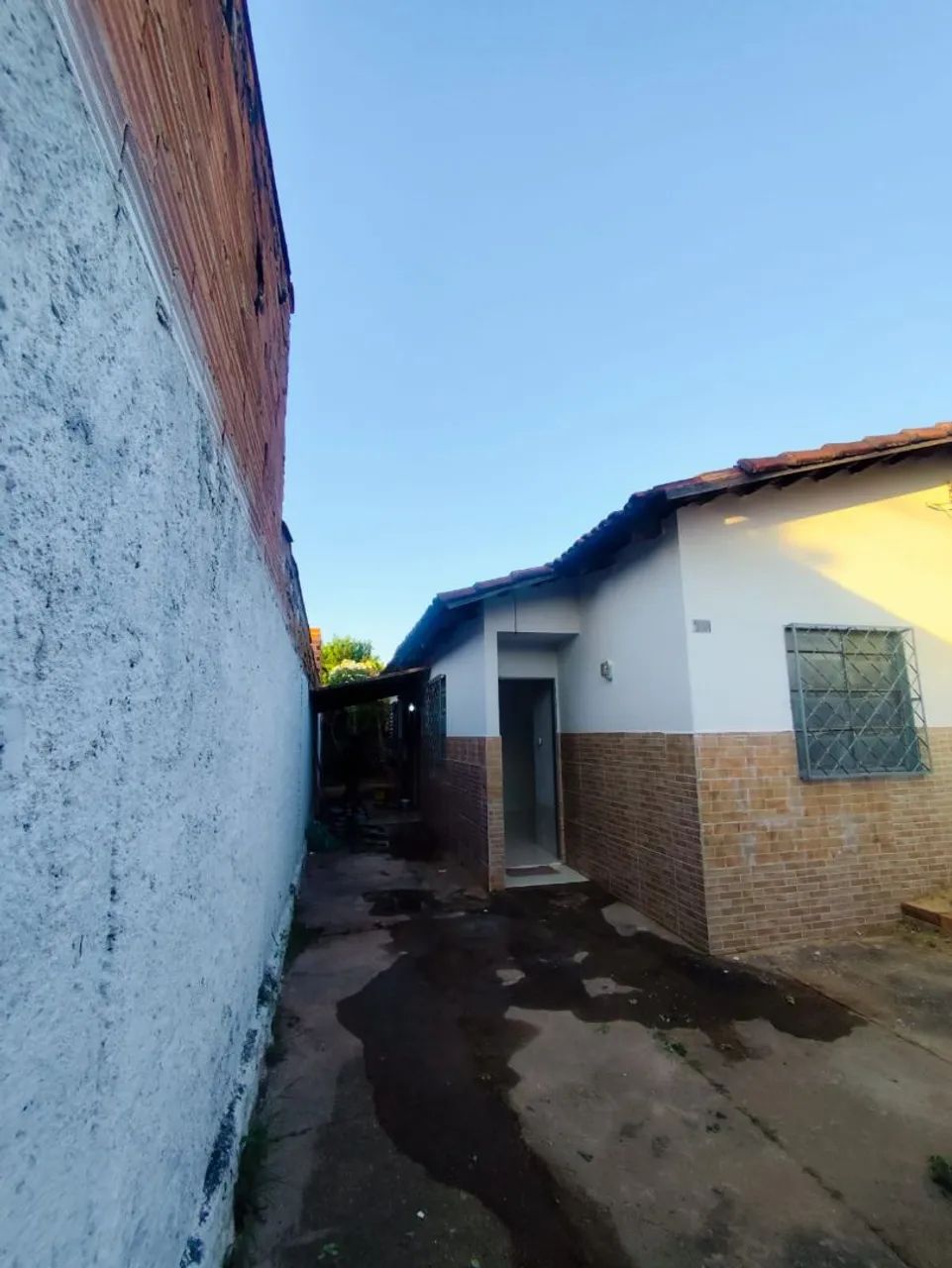 Alugo casa 2 quartos parque Santa Rita