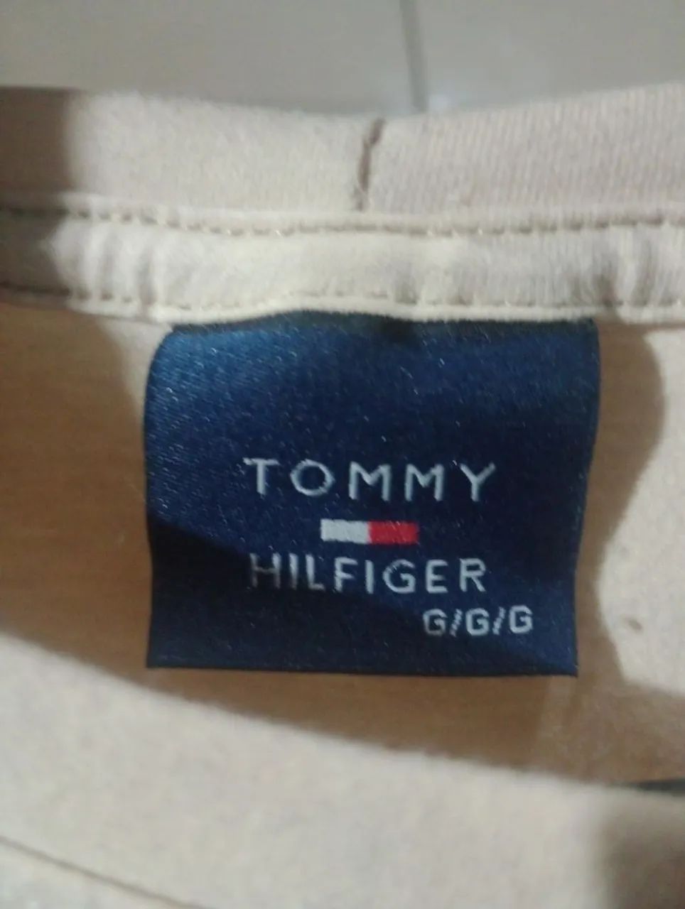 Camiseta Tommy hilfiger semi-nova de algodão - Foto 4