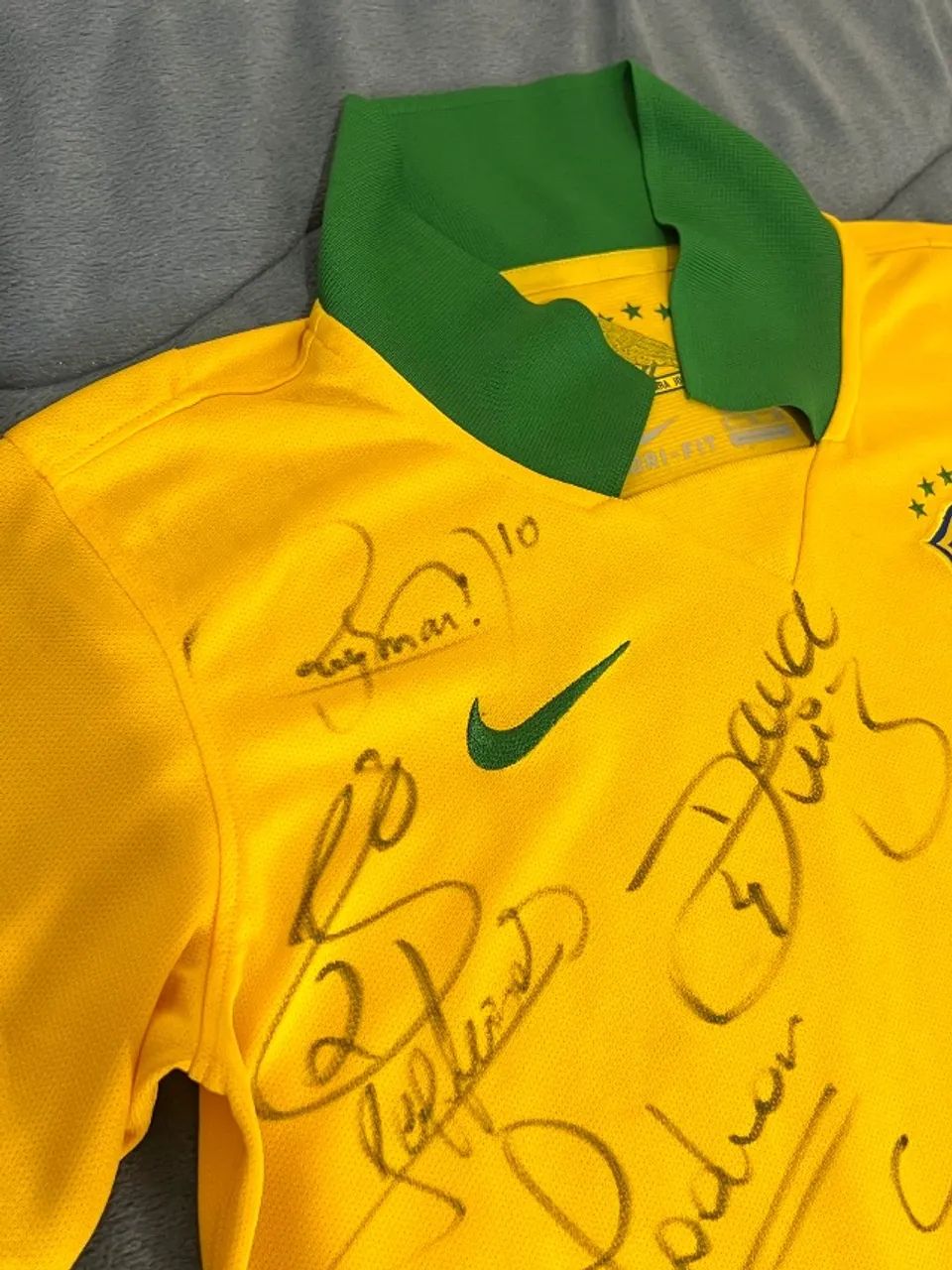 Camisa Brasil autografada oficial  - Foto 3