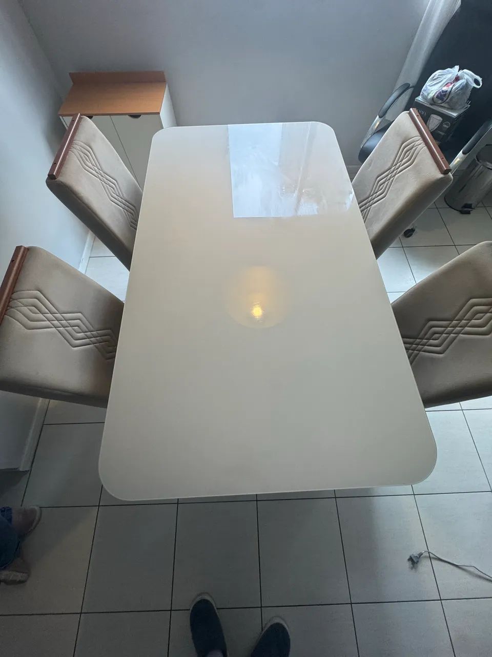 Mesa de Jantar Kiara com 4 cadeiras