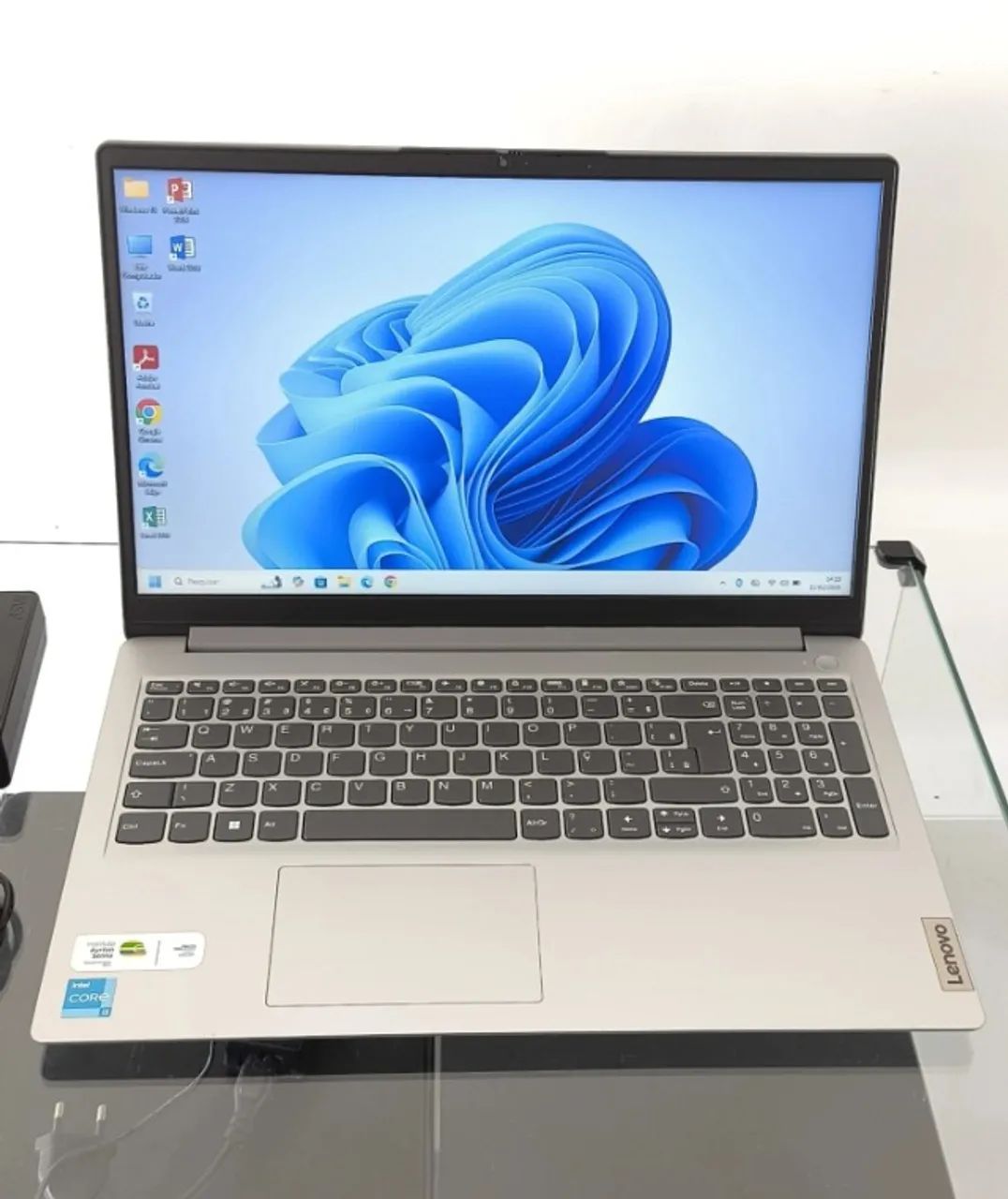 Gamer PC Lenovo IdeaPad 1 | i3-1215U | 4GB RAM | 256GB SSD | UHD Int. | Tela 15.6"