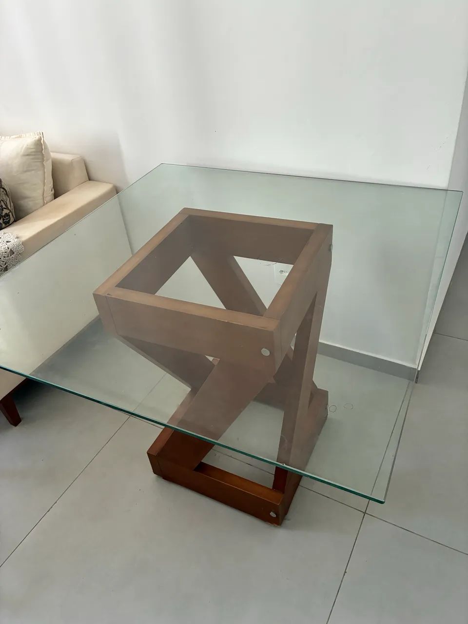 Mesa de jantar com tampo de vidro - Foto 3