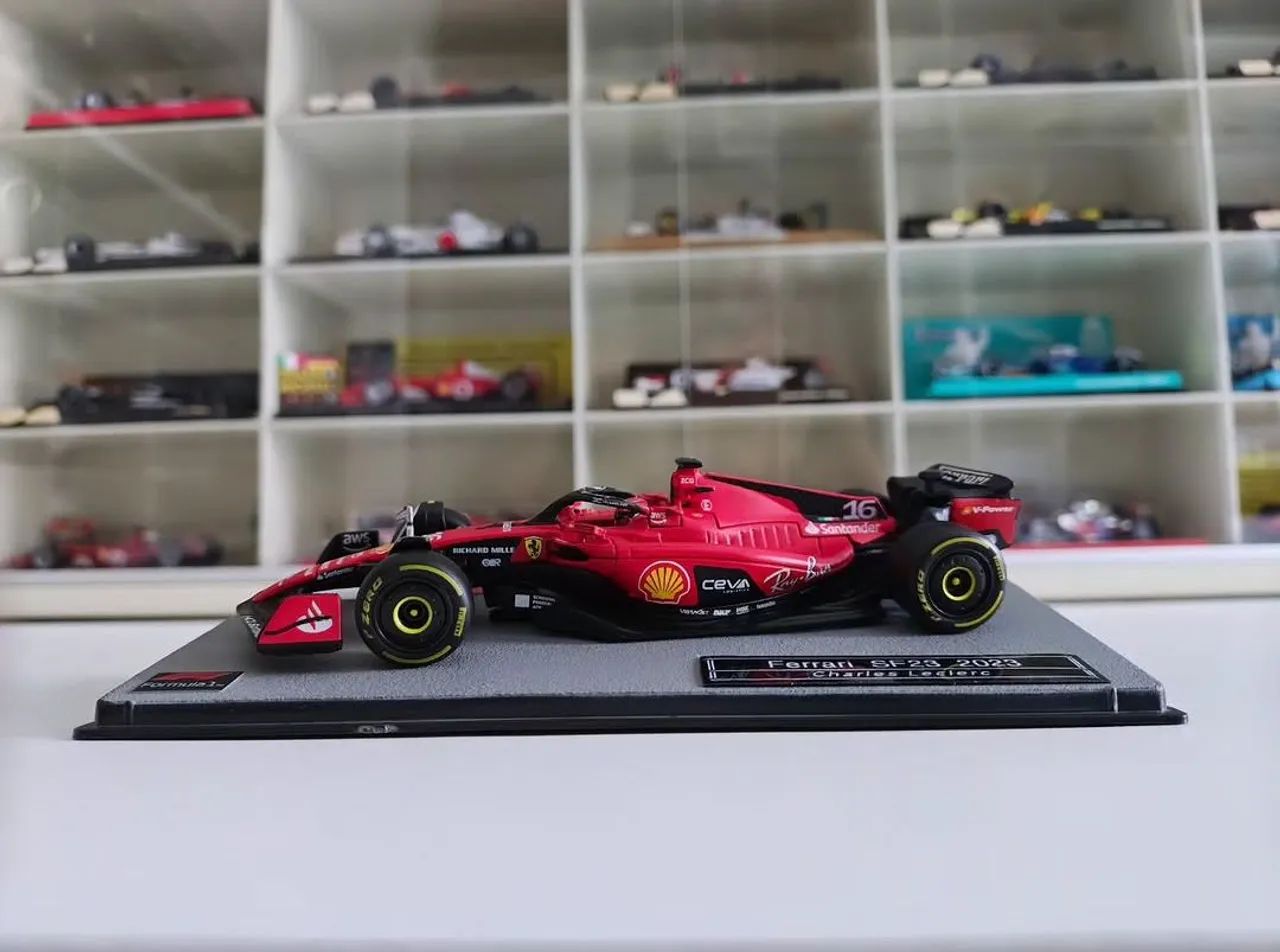 Ferrari SF23 1:43 - Foto 2