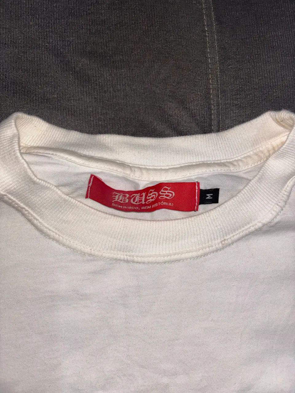 camisa bussfly branca M favela - Foto 2