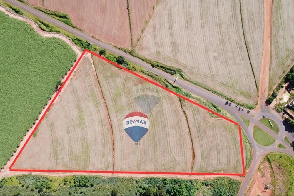 Área plana com 43.000 m² à venda