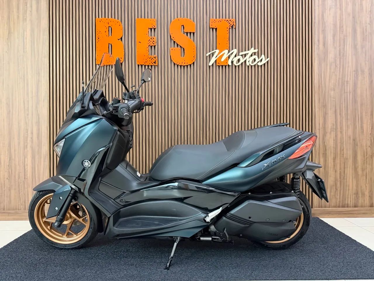 XMAX - Foto 2