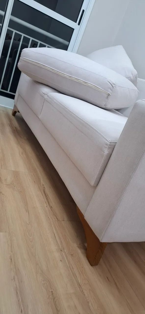 SOFÁ LIVING TECIDO LINHO COM PÉS EM MADEIRA  - Foto 4